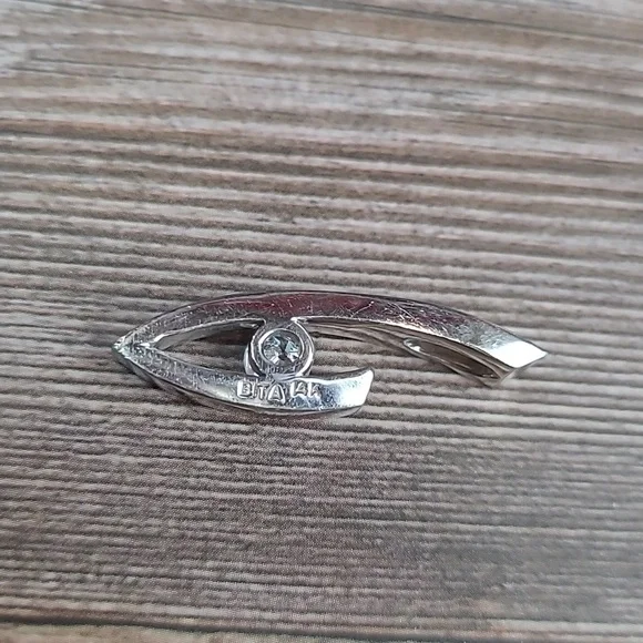 14KT WHITE GOLD TENSION SET DIAMOND PENDANT - Picture 10 of 13